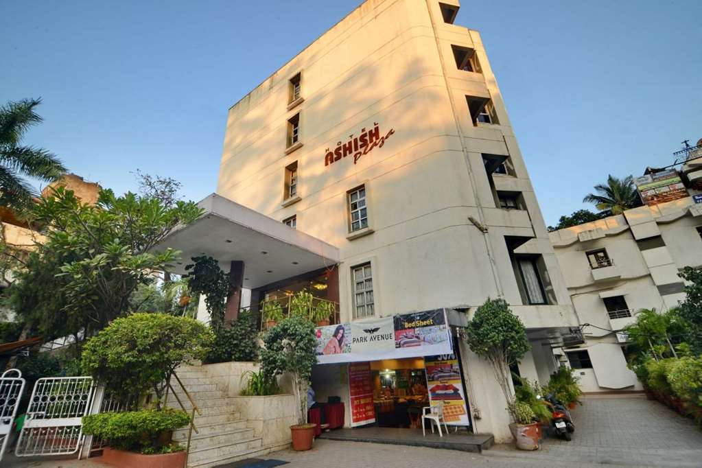 Hotel Ashish Plaza Пуна Экстерьер фото